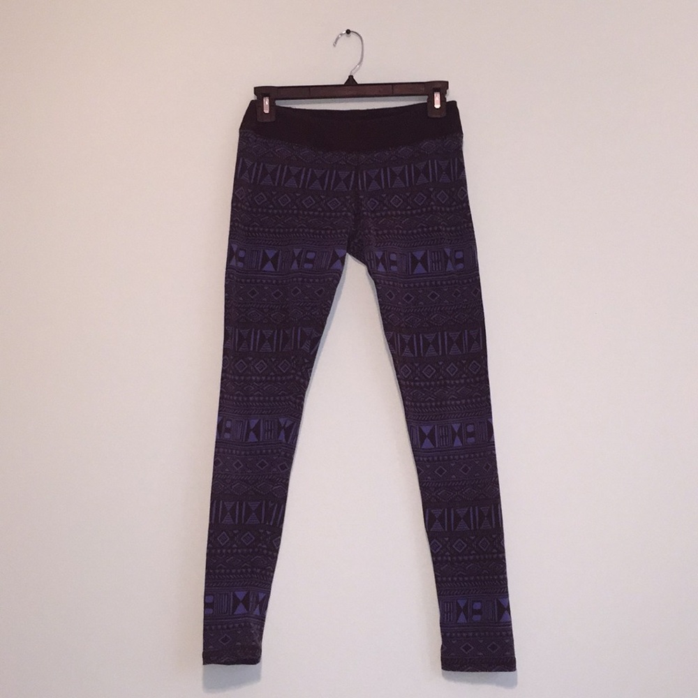 Blue and black patterned leggings